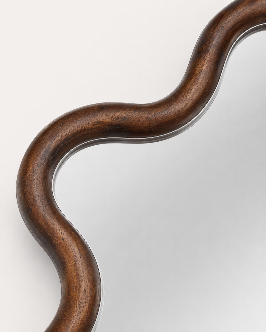 Miroir Scallopé Rond Bois Naturel Foncé – vue 4 du produit | ODECO