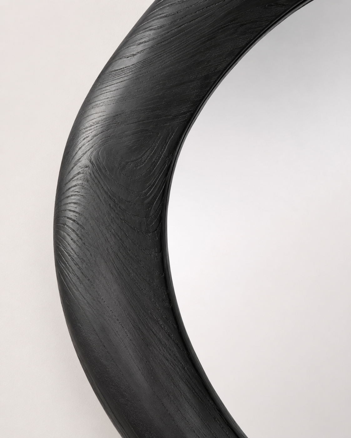 Miroir Organique Rond Bois Noir – vue 2 du produit | ODECO