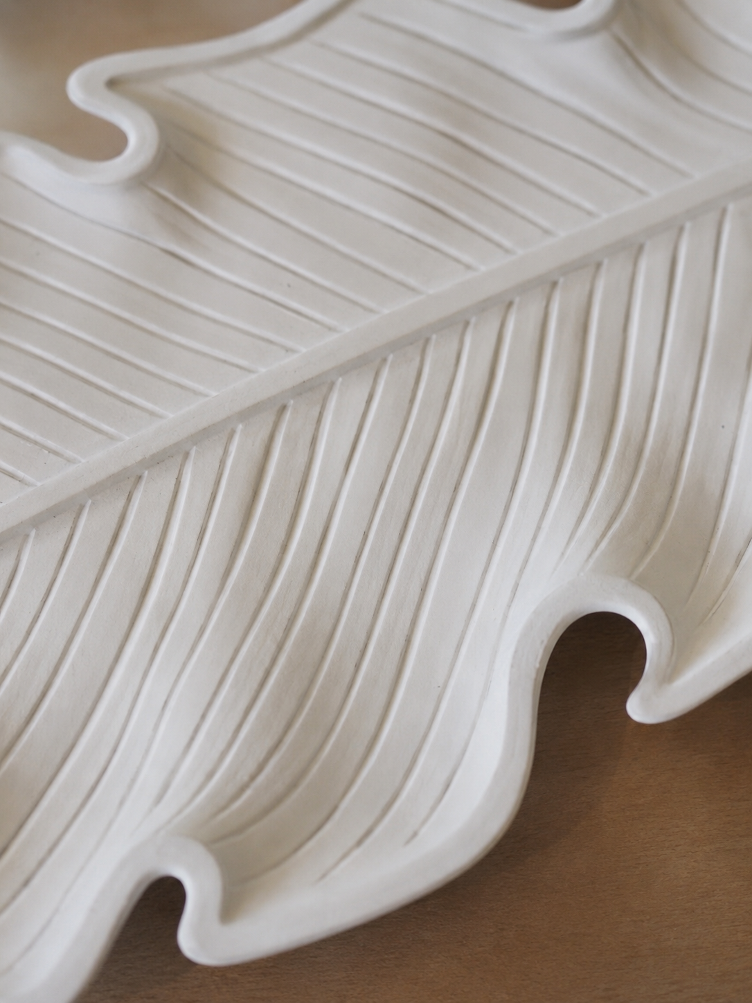 Plateau Décoratif Forme Feuille en Bois – vue 5 du produit | ODECO