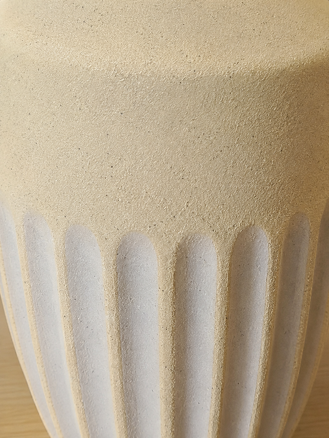 Vase en Terre Cuite Bicolore « Strie » (PM)
