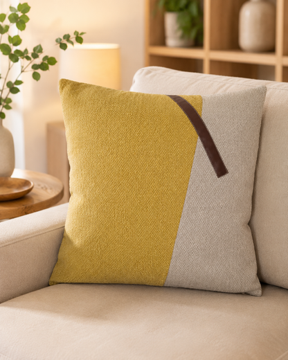 Coussin décoratif texturé asymétrique avec bande brune — vue 2, ODECO Boisbriand