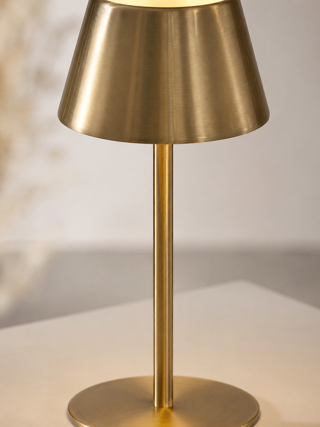 Lampe Rechargeable en métal Elancé Differentes Couleurs – vue 12 du produit | ODECO