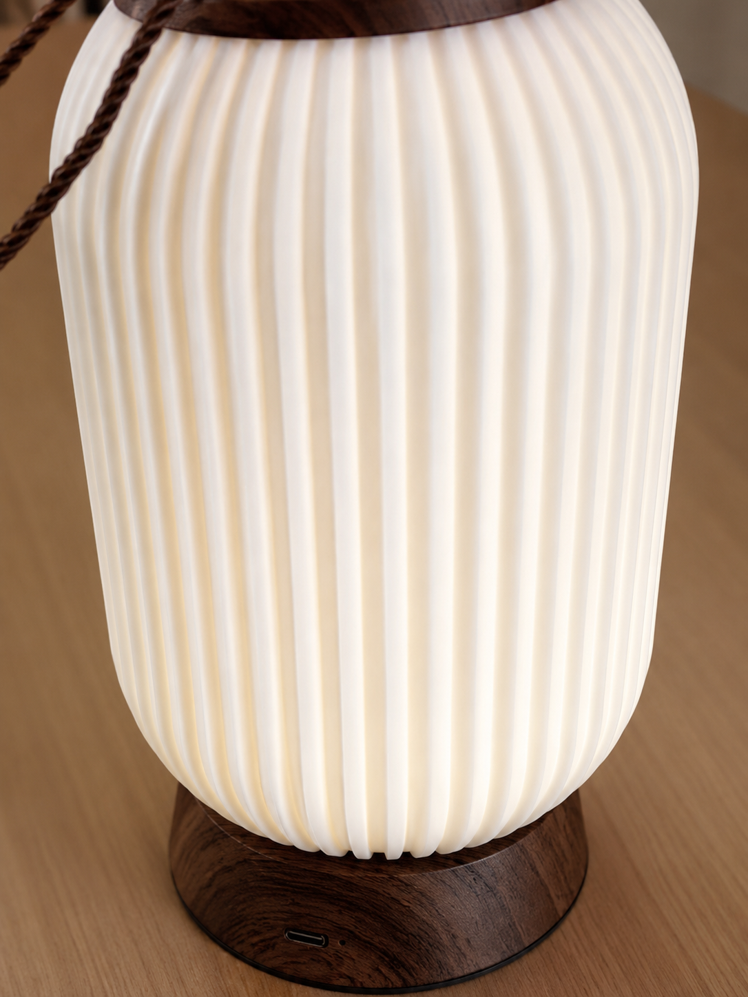Lampe rechargeable en acrylique transparent effet cristal – vue 6 du produit | ODECO