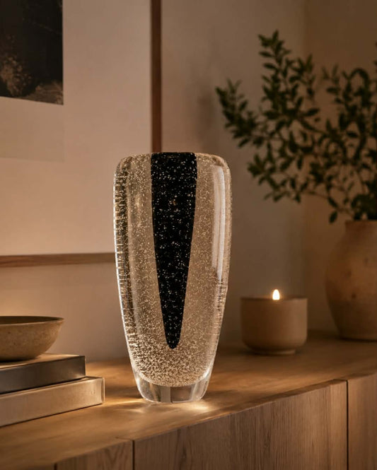 Vase en verre soufflé cylindrique noir « Saturne »